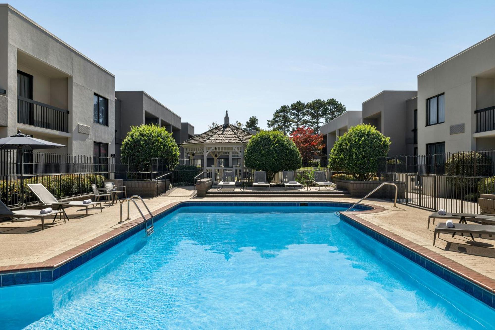 Courtyard Atlanta Northlake Tucker Exterior foto